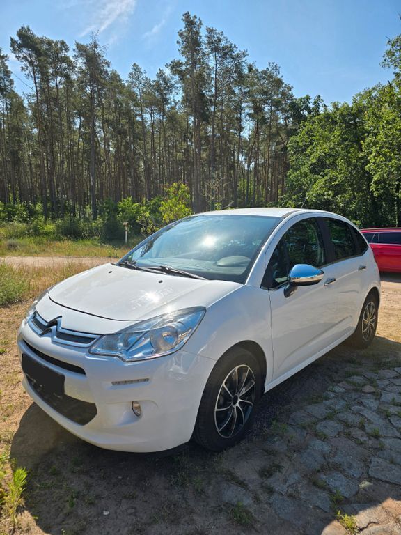 Weiß Gebraucht 2013 Citroën C3 Tendance Kleinwagen | 3.399 € (Guter Preis) - Bild 1/4