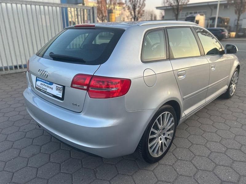 Gebraucht Audi A3 Attraction 125 PS (91 kW) 2010 Silber Kleinwagen