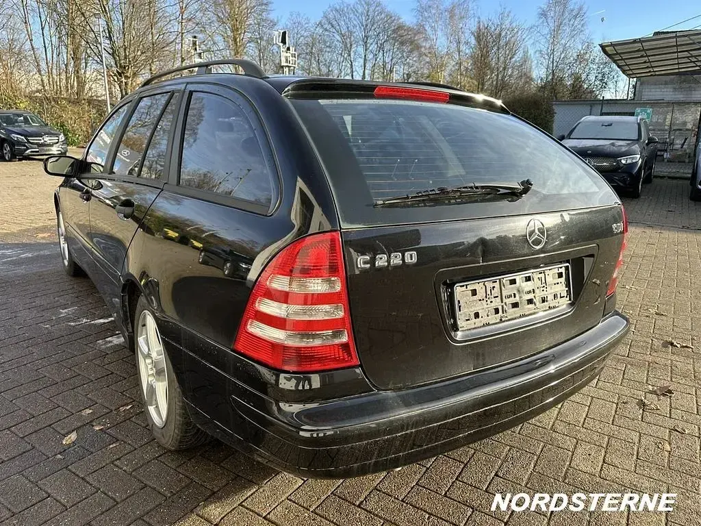 Gebraucht Mercedes C200 122 PS (89 kW) 2005 Schwarz Kombi