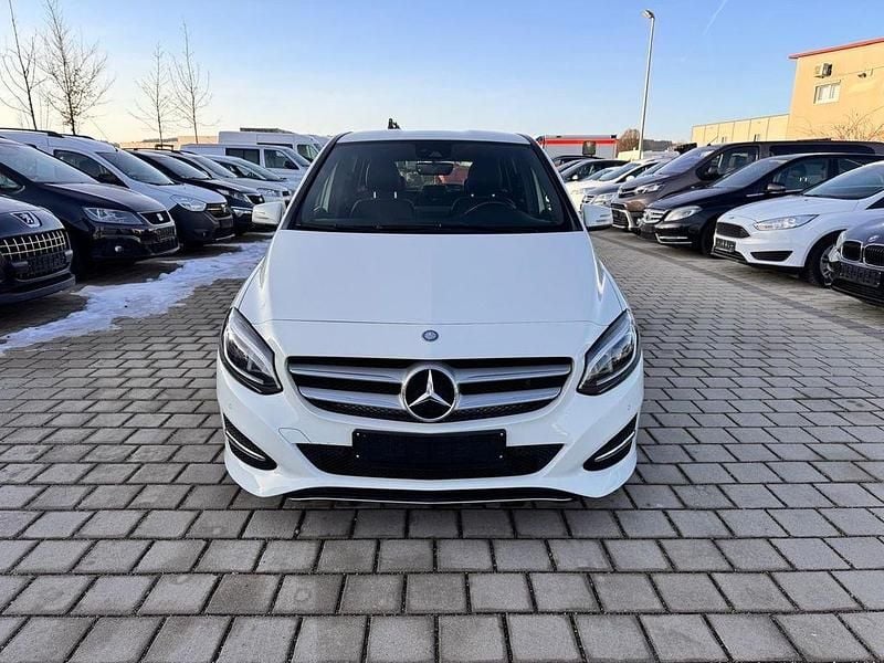 Gebraucht Mercedes B200 AMG 136 PS (100 kW) 2015 Weiß Van / Kleinbus