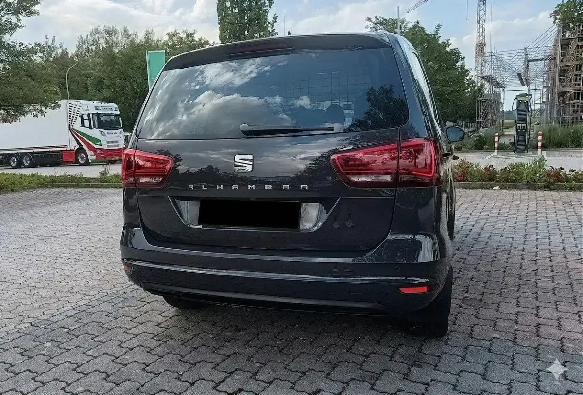Gebraucht Seat Alhambra 184 PS (135 kW) 2017 Grau Van / Kleinbus