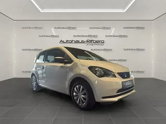 Używany Seat Mii Reference 60 KM (44 kW) 2018 Biały Hatchback
