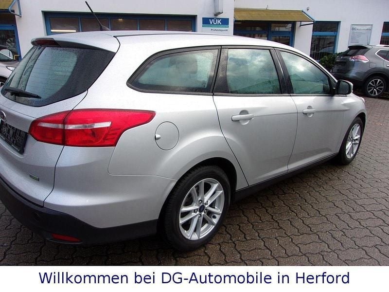 Gebraucht Ford Focus Business Edition 125 PS (91 kW) 2016 Silber Kombi