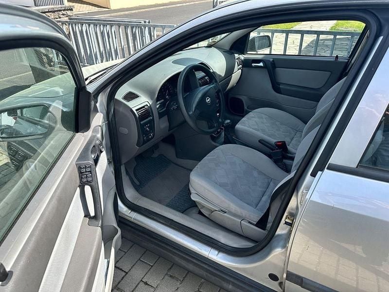 Second-hand Opel Astra 75 CP (55 kW) 1999 Argintiu Berlinǎ