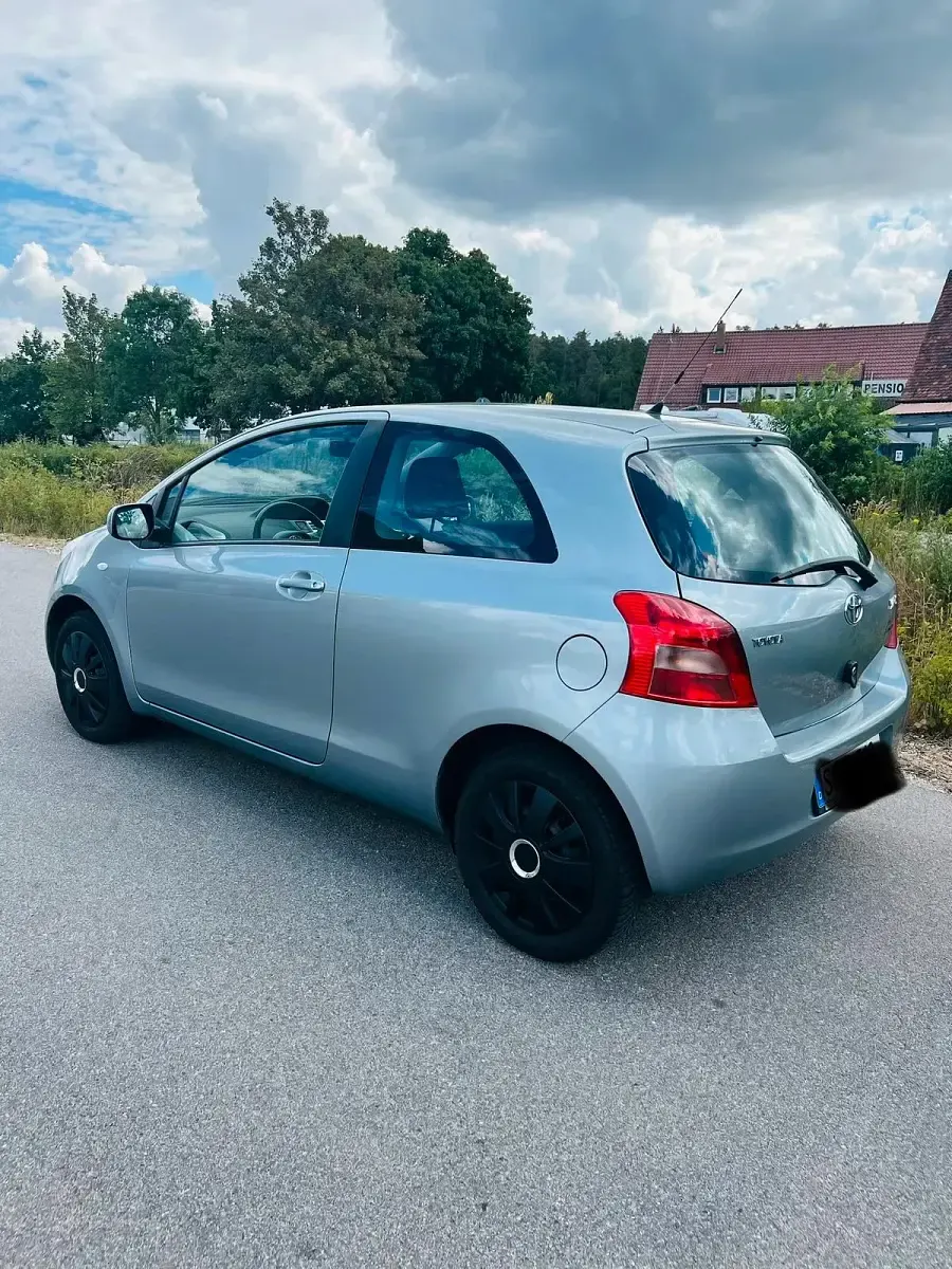 Gebraucht Toyota Yaris 69 PS (50 kW) 2006 Grau Kleinwagen