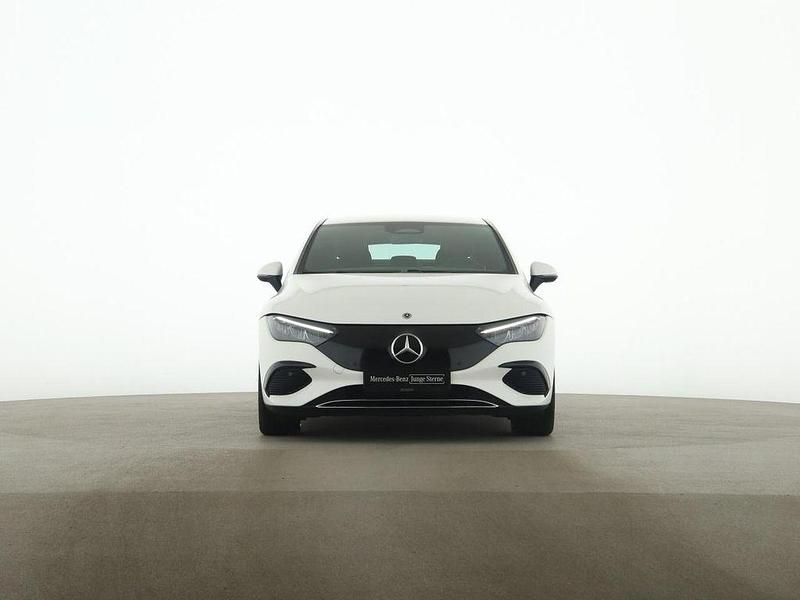 Gebraucht Mercedes EQE300 Electric Art 180 kW (245 PS) 2025 Weiß Limousine