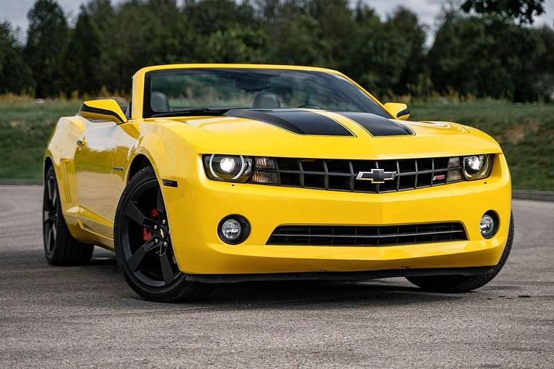 Gelb Gebraucht 2011 Chevrolet Camaro Cabrio | 23.750 € (Teuer) - Bild 1/4