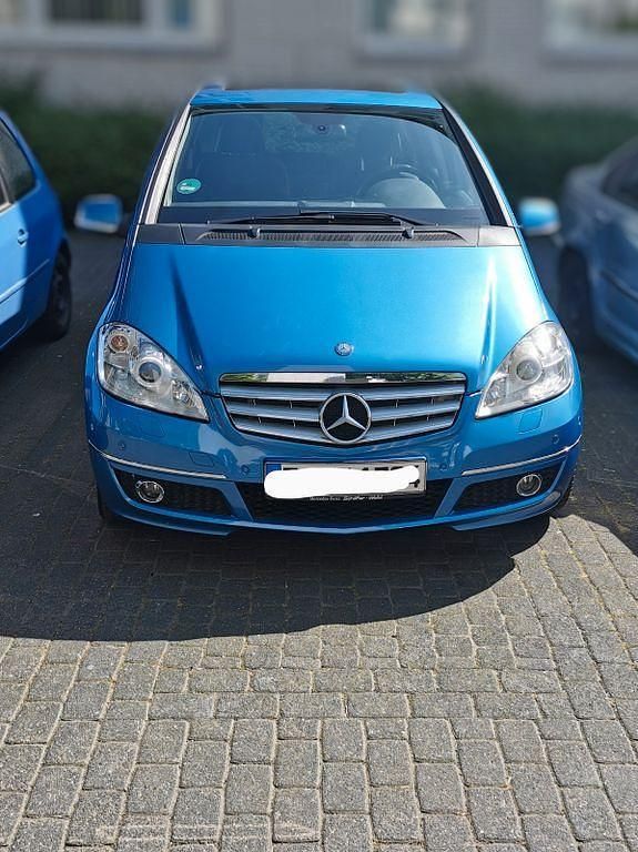 Blau Gebraucht 2008 Mercedes A150 Avantgarde Van / Kleinbus | 1.900 € (Guter Preis) - Bild 1/4