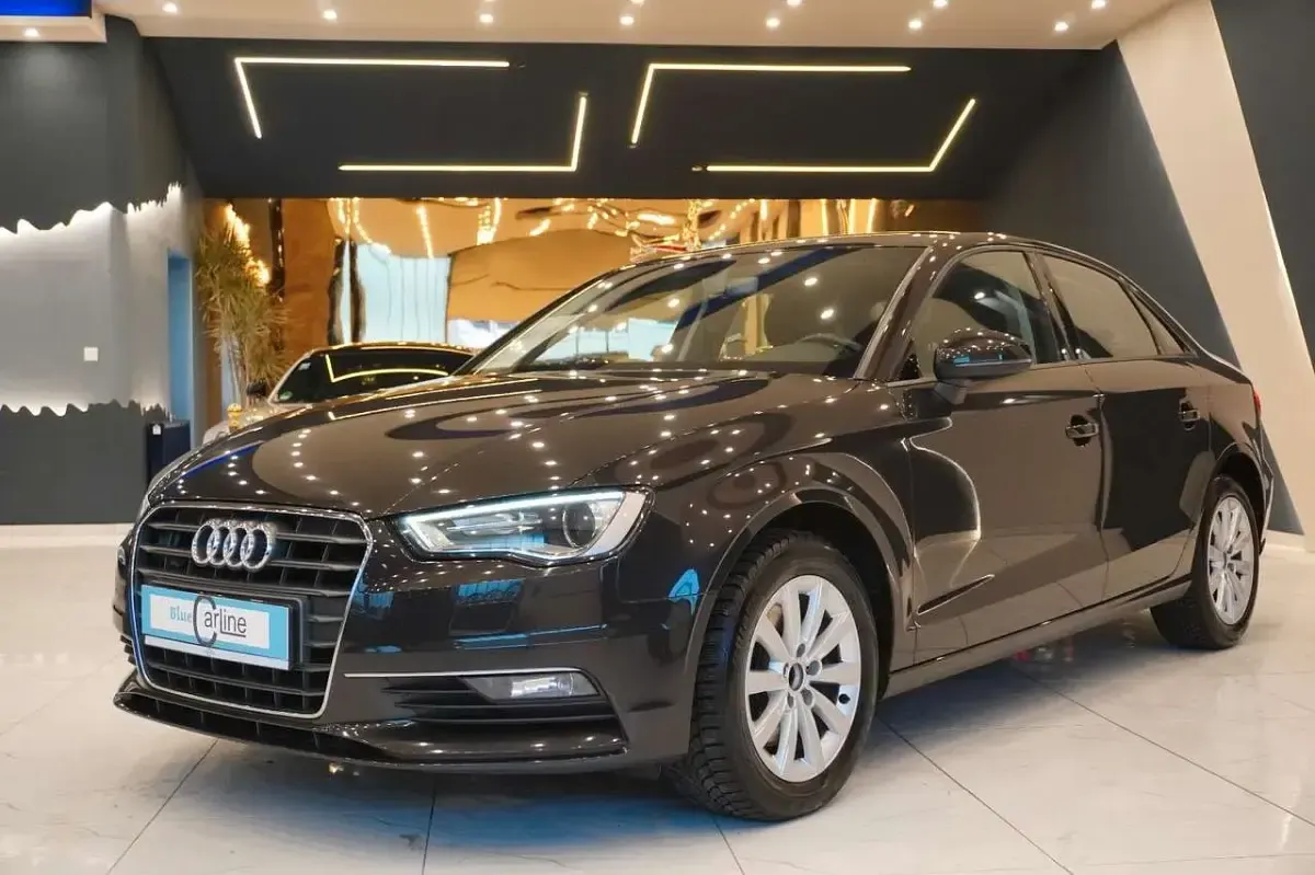 Gebraucht Audi A3 Ambiente 184 PS (135 kW) 2016 Braun Limousine