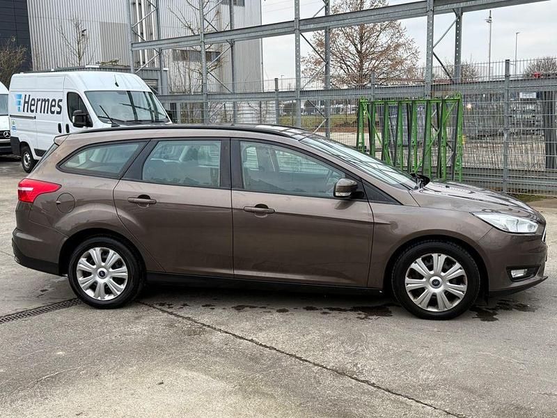 Gebraucht Ford Focus Business Edition 120 PS (88 kW) 2017 Braun Limousine