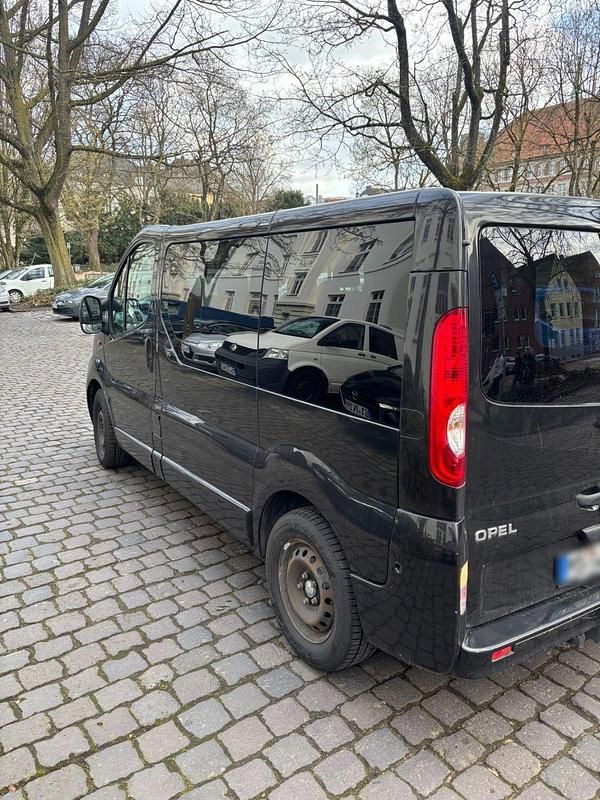 Gebraucht Opel Vivaro 114 PS (83 kW) 2014 Schwarz Van / Kleinbus