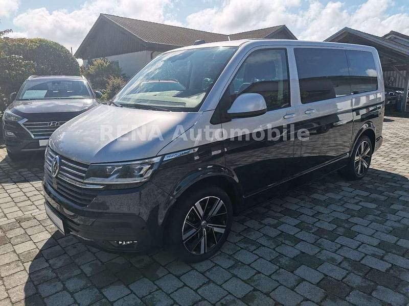 Blau/silbermetallic tow tone Gebraucht 2023 VW Multivan Van | 62.490 € - Bild 1/4
