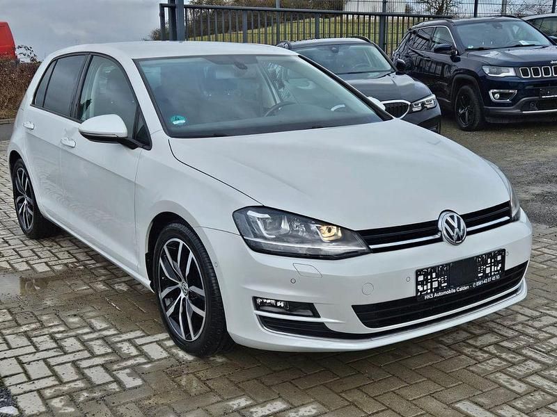 Gebraucht VW Golf VII Highline 122 PS (89 kW) 2014 Weiß Limousine
