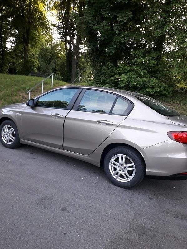 Gebraucht Fiat Tipo 95 PS (69 kW) 2017 Beige Limousine