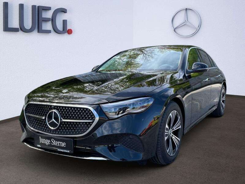 Metalliclack obsidianschwarz Gebraucht 2024 Mercedes E220 Advanced Limousine | 57.500 € (Teuer) - Bild 1/4