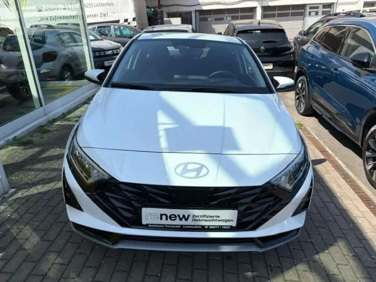 Gebraucht Hyundai i20 Prime 120 PS (88 kW) 2024 Atlas white / sol Kleinwagen