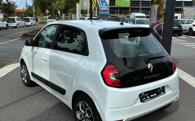 Gebraucht Renault Twingo Equilibre 60 kW (82 PS) 2022 Crystal weiss Kleinwagen