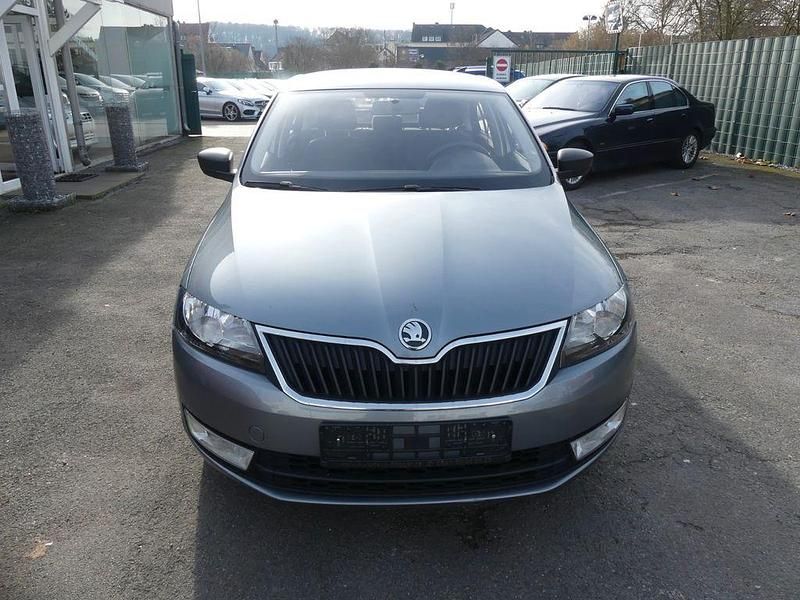 Gebraucht Skoda Rapid Active 105 PS (77 kW) 2013 Grau Limousine