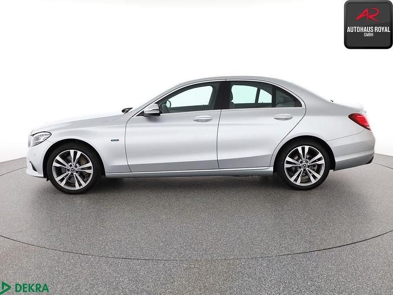 Gebraucht Mercedes C300e Avantgarde 320 PS (235 kW) 2020 Iridiumsilber Limousine