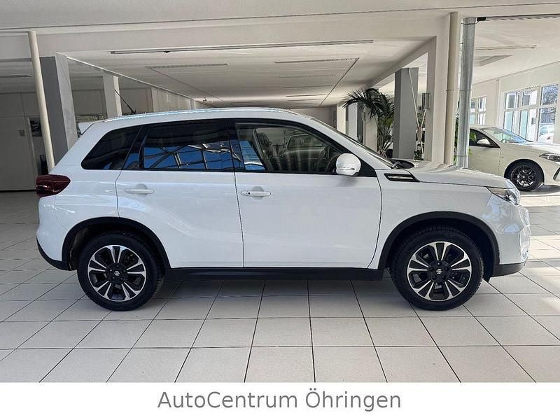 Gebraucht Suzuki Vitara 129 PS (94 kW) 2022 Weiß SUV
