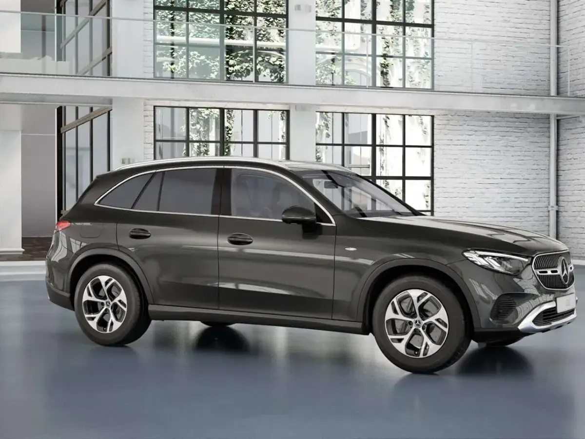 Gebraucht Mercedes GLC300e Avantgarde 197 PS (144 kW) 2025 Metalliclack graphitgrau SUV