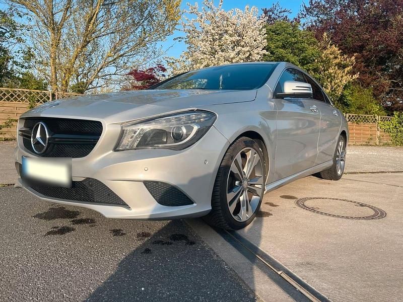 Gebraucht Mercedes CLA200 156 PS (114 kW) 2013 Silber Coupé