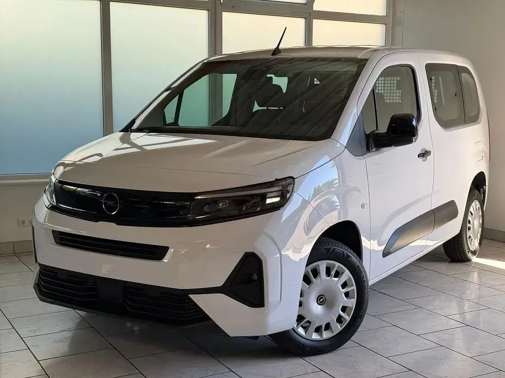 Nowe Opel Combo Life Edition 131 KM (96 kW) 2026 Biały Minivan