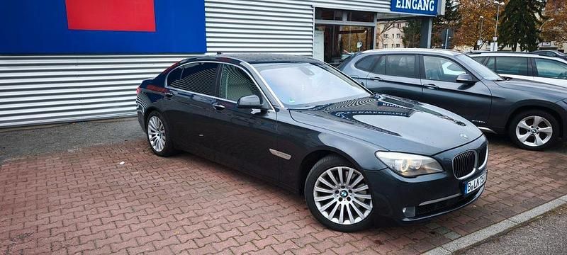 Gebraucht BMW 750L 408 PS (300 kW) 2011 Grau Limousine