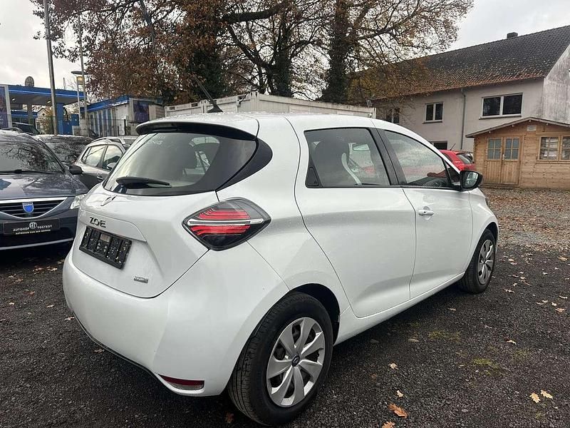 Gebraucht Renault Zoe Life 50 kW (69 PS) 2020 Weiß Kleinwagen