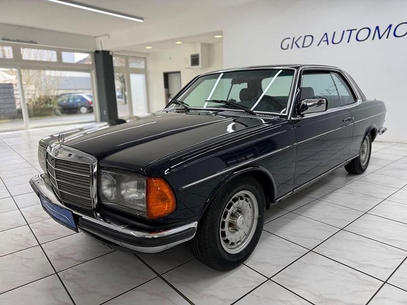 Gebraucht Mercedes 230 131 PS (96 kW) 1982 Blau Coupé