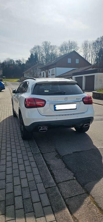 Gebraucht Mercedes GLA220 184 PS (135 kW) 2018 Weiß SUV
