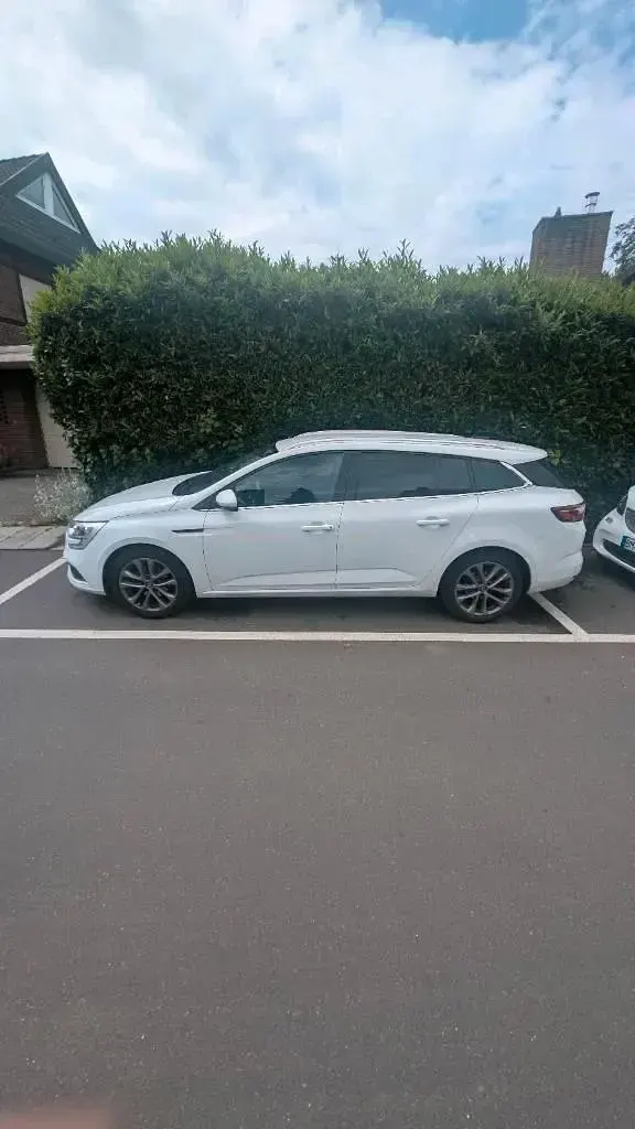 Gebraucht Renault Mégane GrandTour 100 PS (73 kW) 2017 Weiß Kombi