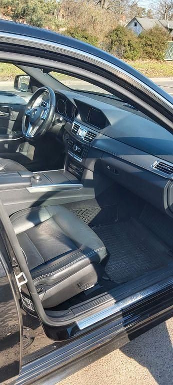 Gebraucht Mercedes E300 252 PS (185 kW) 2013 Schwarz Limousine