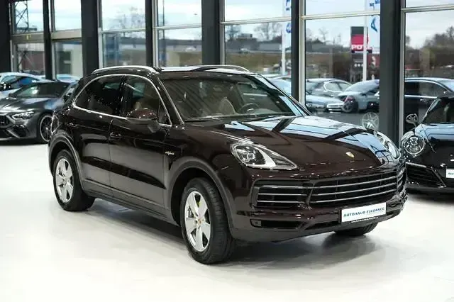 Gebraucht Porsche Cayenne E-Hybrid Sport 340 PS (250 kW) 2021 Mahagonimetallic SUV