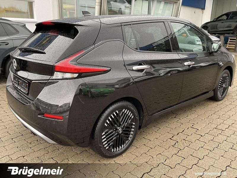 Gebraucht Nissan Leaf N-Connecta 110 kW (150 PS) 2023 Schwarz Kleinwagen
