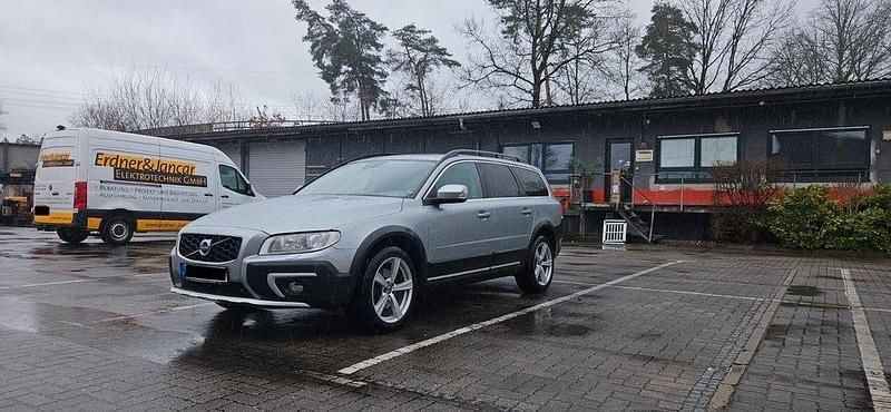 Gebraucht Volvo XC70 Summum 215 PS (158 kW) 2015 Silber Kombi