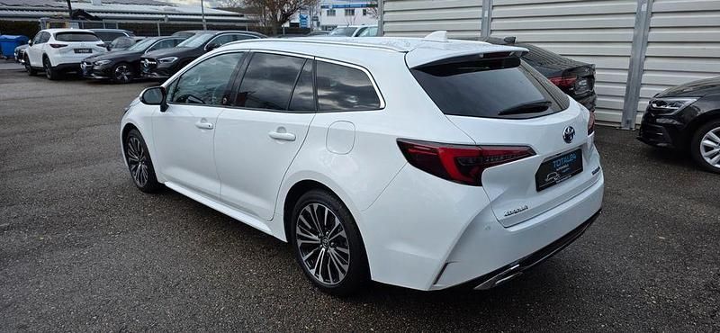 Gebraucht Toyota Corolla 152 PS (111 kW) 2024 Weiß Limousine