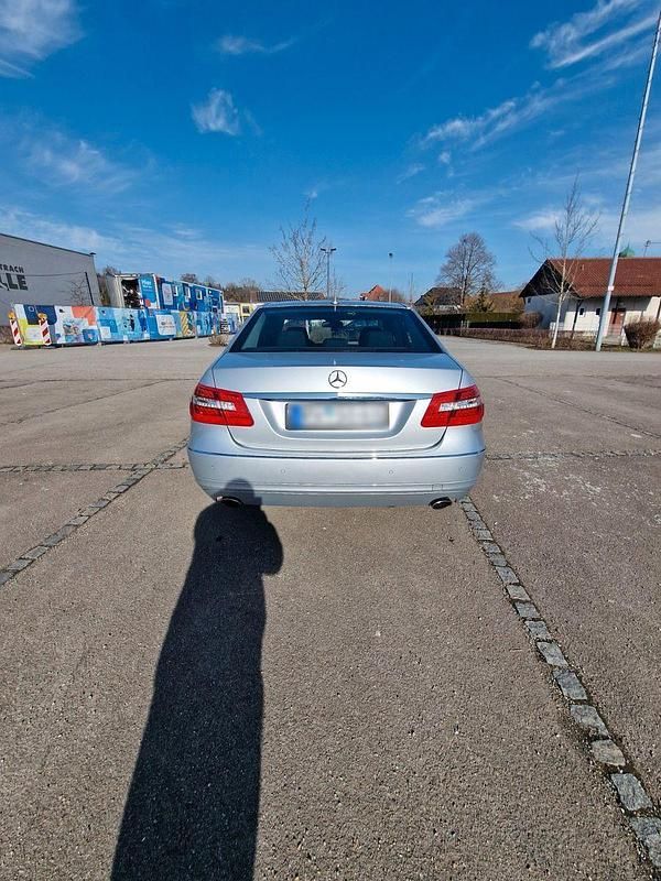 Gebraucht Mercedes E350 231 PS (169 kW) 2009 Silber Limousine