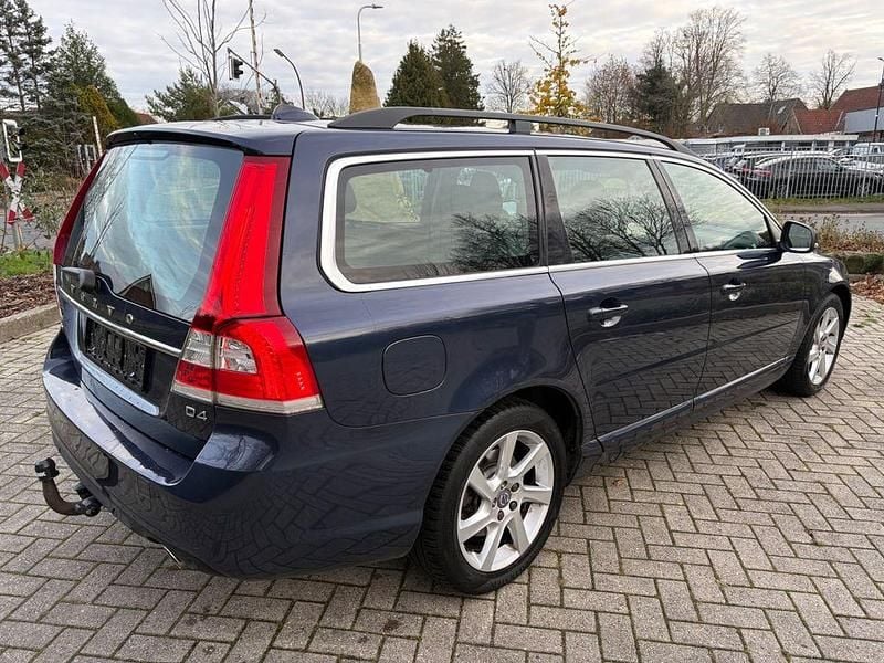 Gebraucht Volvo V70 181 PS (133 kW) 2015 Blau Kombi