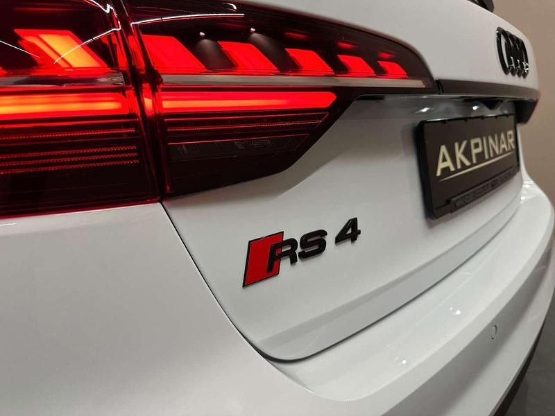 Gebraucht Audi RS4 Competition 450 PS (330 kW) 2025 Gletscherweiss Kombi