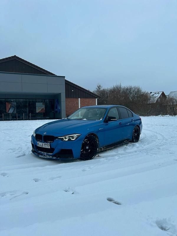 Blau Gebraucht 2013 BMW 328 M Sport Limousine | 18.000 € (Teuer) - Bild 1/4