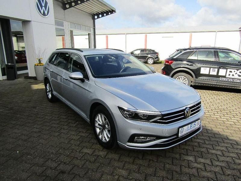 Gebraucht VW Passat IQ Drive 150 PS (110 kW) 2022 Silber Kombi