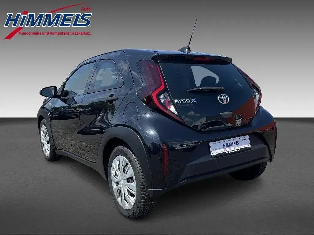 Gebraucht Toyota Aygo X Basis 72 PS (52 kW) 2022 Mysticschwarz mica metallic SUV