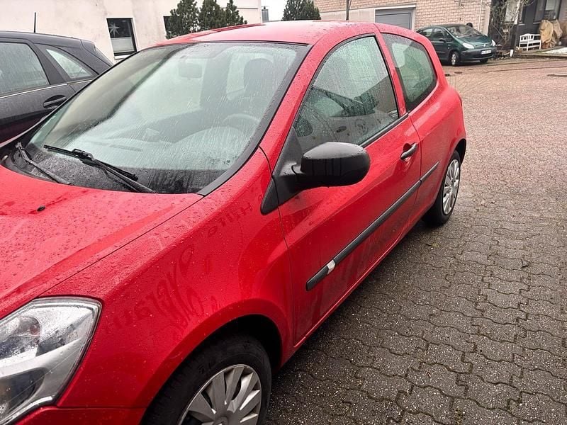 Gebraucht Renault Clio IV 75 PS (55 kW) 2012 Rot Kleinwagen