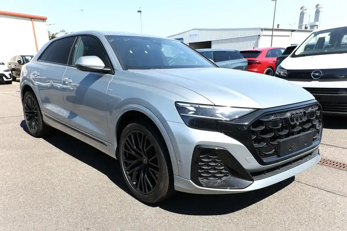 Neu Audi Q8 Design 286 PS (210 kW) 2026 Satellitsilber metallic SUV