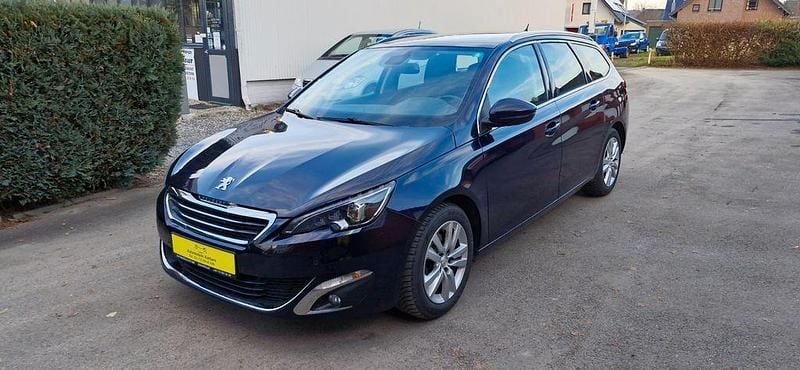 Gebraucht Peugeot 308 SW Allure 120 PS (88 kW) 2016 Blauschwarz Kombi
