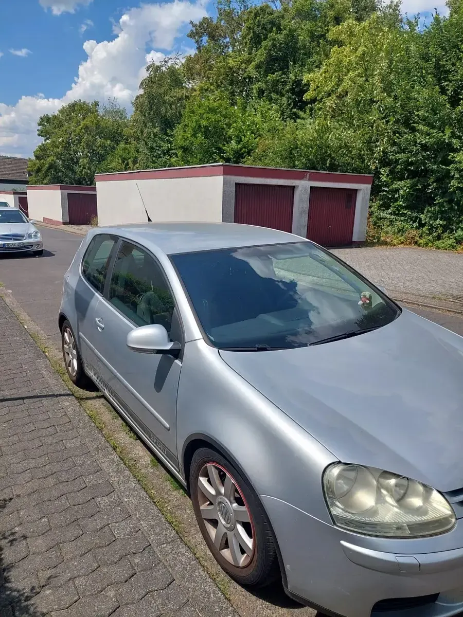 Gebraucht VW Golf V 100 PS (73 kW) 2006 Silber Kleinwagen