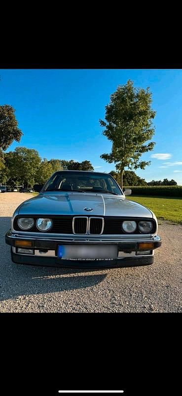 Gebraucht BMW 324 Performance 117 PS (86 kW) 1986 Silber Limousine