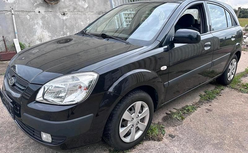 Gebraucht Kia Rio 96 PS (70 kW) 2009 Schwarz Kleinwagen