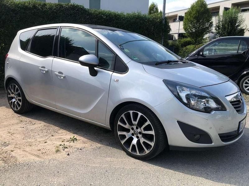 Grau Gebraucht 2012 Opel Meriva S Van / Kleinbus | 4.900 € (Fairer Preis) - Bild 1/4